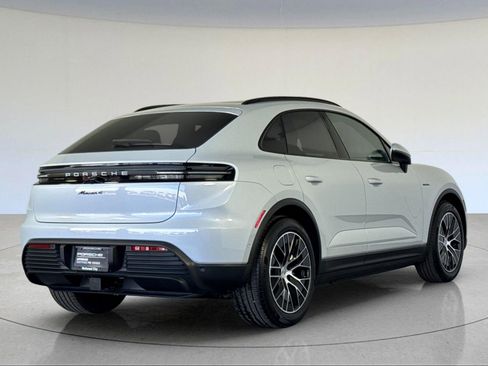 Certified 2025 Porsche Macan 4 Electric image 8