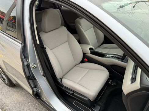 Used 2018 Honda HR-V EX image 8
