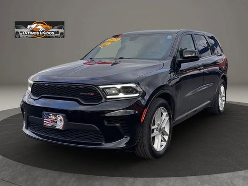 Used 2023 Dodge Durango GT image 3