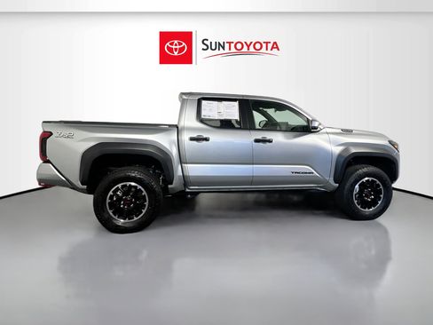 Used 2025 Toyota Tacoma TRD Off-Road image 2