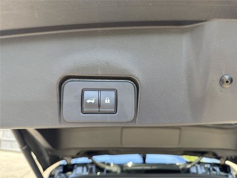 Used 2023 Nissan Rogue SL w/ SL Premium Package FWD image 34