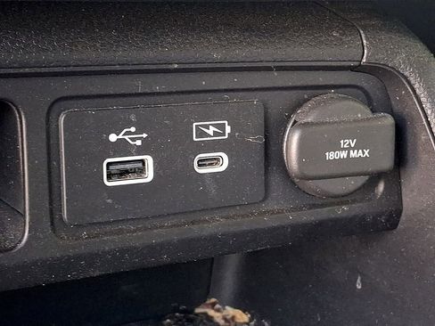 Used 2023 Honda Pilot LX image 25