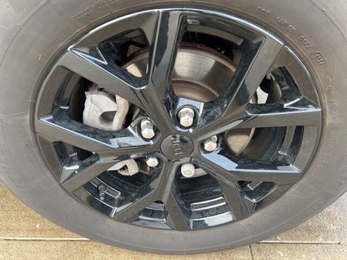 Certified 2024 Jeep Grand Cherokee Altitude image 8