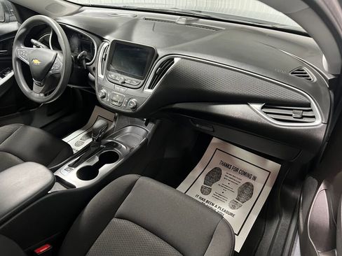 Used 2023 Chevrolet Malibu LS image 3