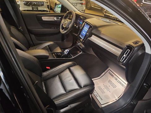 Certified 2024 Volvo XC40 B5 Plus w/ Protection Package Premier AWD/4WD image 10