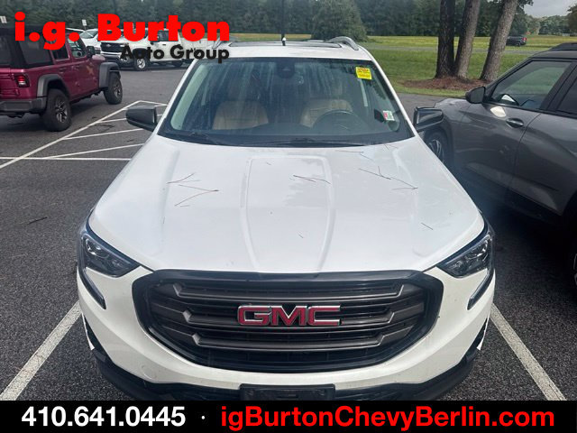 Certified 2021 GMC Terrain SLT w/ LPO, Dark Accent Package AWD/4WD image 4