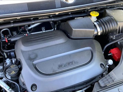 Used 2020 Chrysler Pacifica Limited FWD image 31
