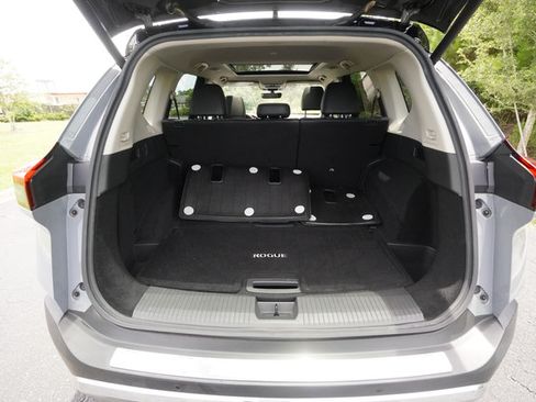 Used 2022 Nissan Rogue Platinum w/ Head-Up Display Package FWD image 29