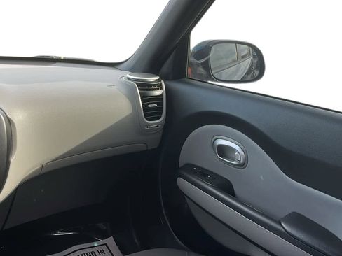 Used 2016 Kia Soul w/ Convenience Package image 28