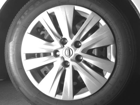 Used 2025 Nissan Sentra S FWD image 13