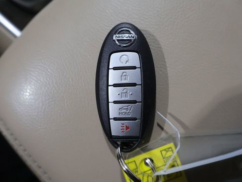Used 2014 Nissan Pathfinder SL AWD/4WD image 27