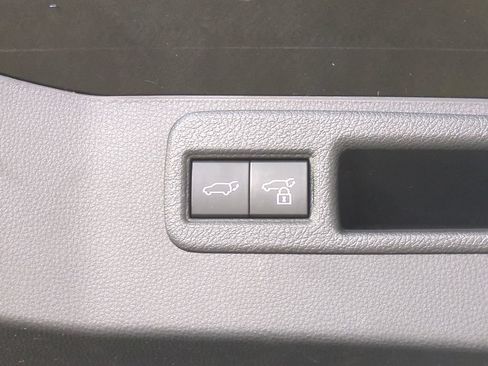 Used 2021 Toyota Venza Limited AWD/4WD image 15