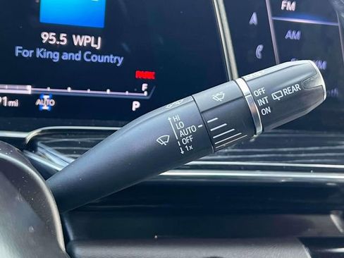 Used 2023 Cadillac Escalade ESV Sport w/ Touring Package image 26