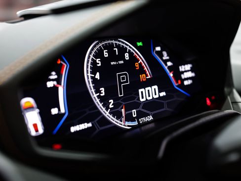 Used 2020 Lamborghini Huracan EVO image 27