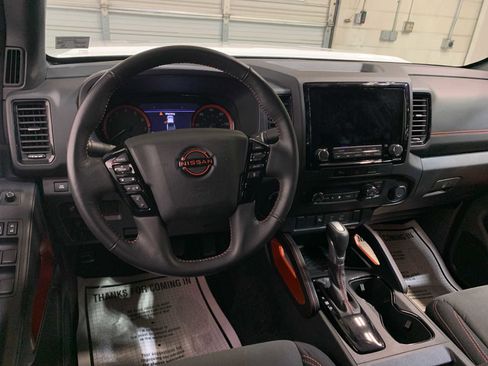 Used 2024 Nissan Frontier PRO-4X w/ Technology Package image 4