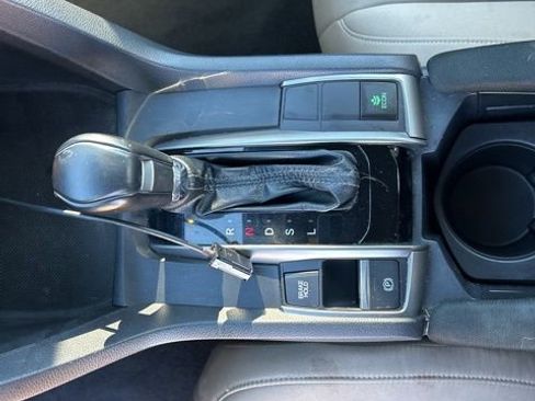 Used 2020 Honda Civic EX image 17