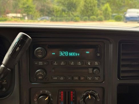 Used 2005 Chevrolet Silverado 1500 LS w/ Light Duty Power Package AWD/4WD image 30