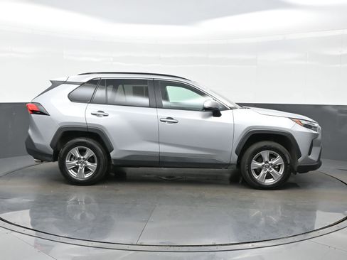 Used 2025 Toyota RAV4 XLE AWD/4WD image 7