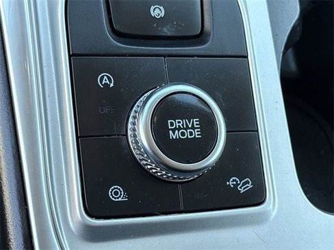 Certified 2021 Ford Explorer XLT w/ Equipment Group 202A image 33