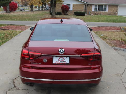 Used 2017 Volkswagen Passat 1.8T SE image 9