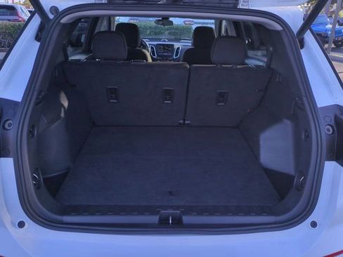 Used 2024 Chevrolet Equinox LT image 31