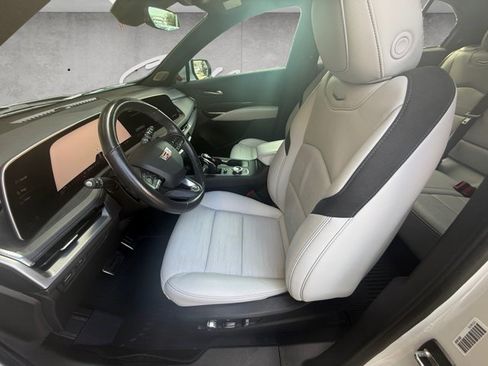Certified 2024 Cadillac XT4 Sport FWD image 22