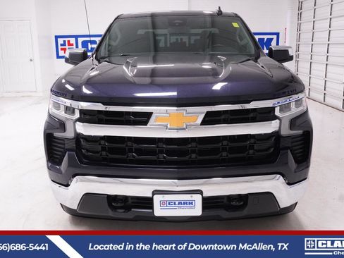 Used 2023 Chevrolet Silverado 1500 LT AWD/4WD image 2