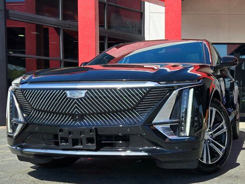 Used 2024 Cadillac Lyriq Luxury w/ LPO, Floor Liner Package image 1