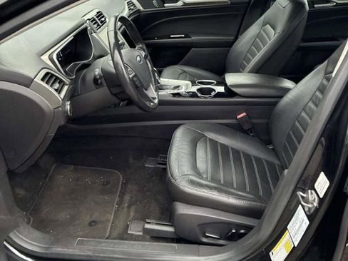 Used 2013 Ford Fusion SE image 2