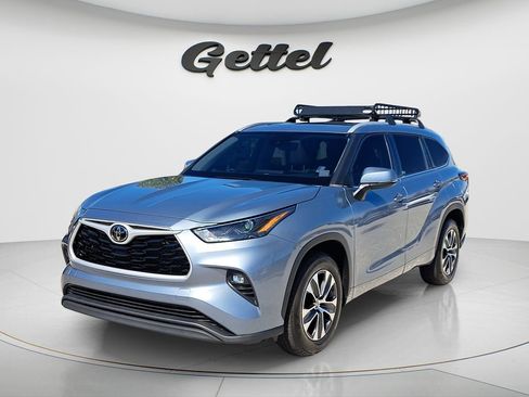 Used 2022 Toyota Highlander XLE image 1