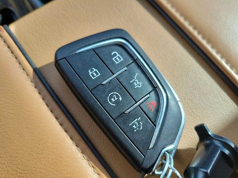 Used 2022 Cadillac Escalade Premium Luxury AWD/4WD image 28