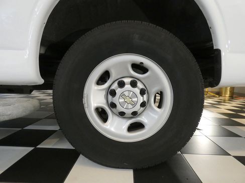 Used 2023 Chevrolet Express 2500 w/ Driver Convenience Package image 7