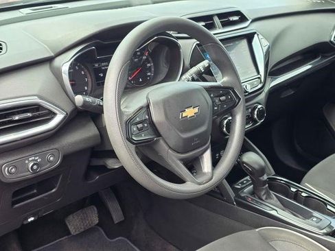 Certified 2023 Chevrolet TrailBlazer LT w/ Convenience Package FWD image 6