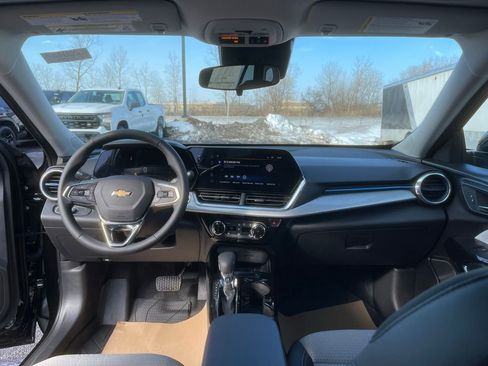 New 2026 Chevrolet Trax LT w/ LT Convenience Package image 21