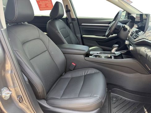 Used 2025 Nissan Altima 2.5 SL AWD/4WD image 16