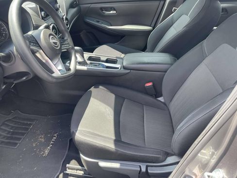 Used 2024 Nissan Sentra SV FWD image 12