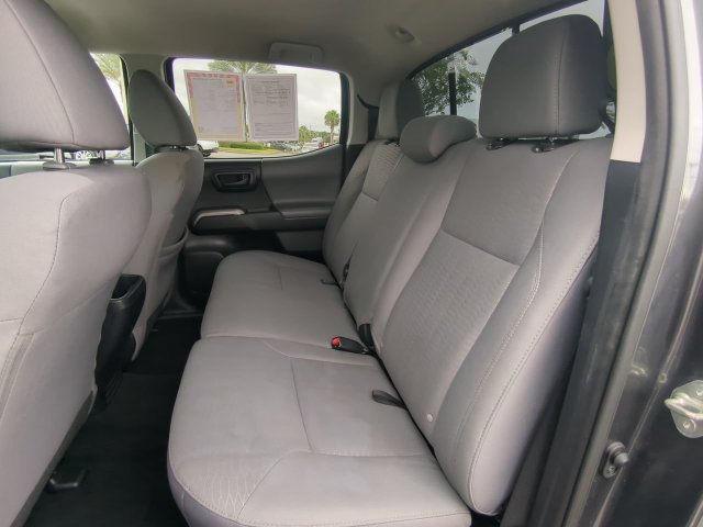 Used 2018 Toyota Tacoma SR5 RWD image 15