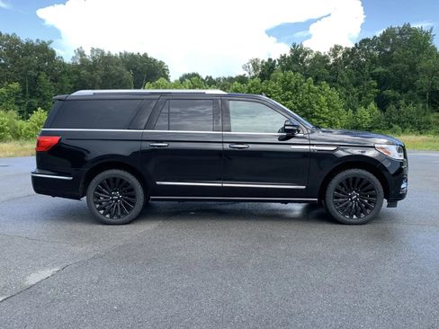 Used 2018 Lincoln Navigator L Reserve w/ Technology Package image 8