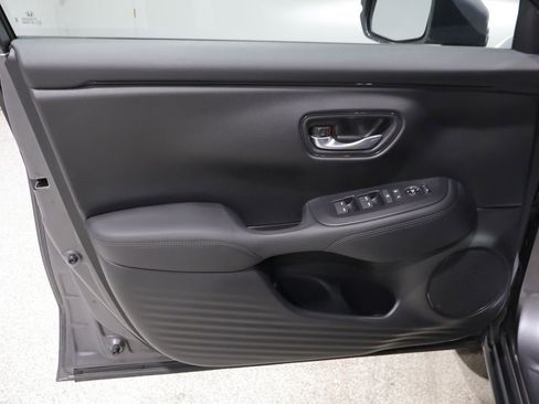 Used 2025 Honda HR-V LX image 13