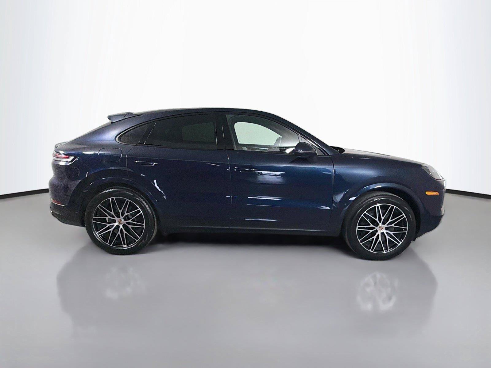 Certified 2025 Porsche Cayenne Coupe AWD/4WD image 8