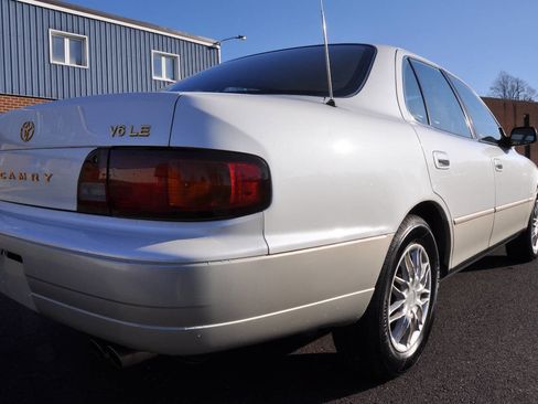 Used 1996 Toyota Camry LE FWD image 12