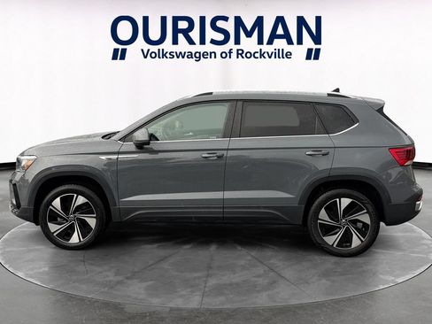 Used 2023 Volkswagen Taos SE AWD/4WD image 3