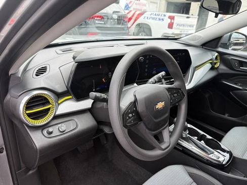 Used 2024 Chevrolet Trax LT FWD image 14