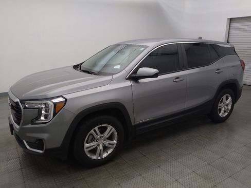 Used 2024 GMC Terrain SLE FWD image 2
