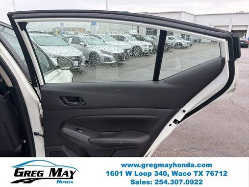 Used 2025 Nissan Altima 2.5 SV FWD image 27