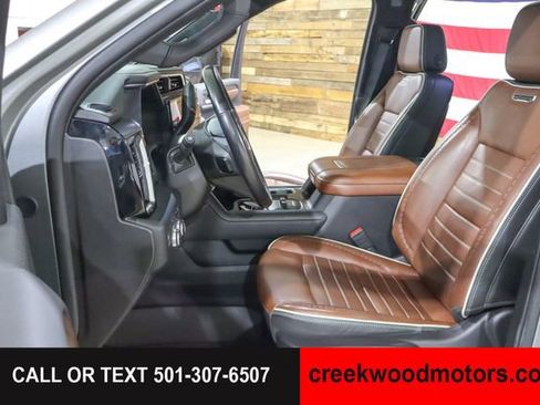 Used 2024 GMC Sierra 3500 Denali Ultimate AWD/4WD image 9