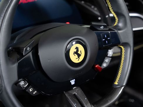 Used 2022 Ferrari SF90 Spider image 31