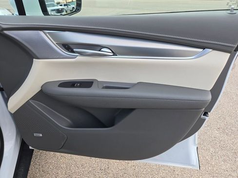 New 2025 Cadillac XT5 Premium Luxury image 6