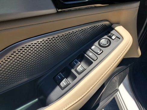 Used 2025 Acura MDX SH-AWD image 22