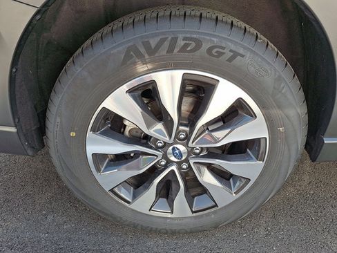 Certified 2025 Subaru Outback Limited AWD/4WD image 7
